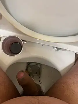 Snapshot of Alexander18edd chatting on 10.28.25 Alexander18edd online show from 10.28.25