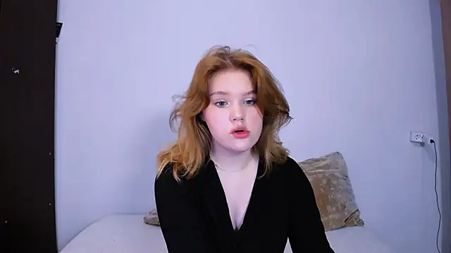 LaseyMoon online show from 09.19.25