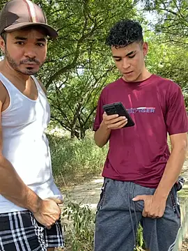 Snapshot of twinks_28 chatting on 11.14.25 twinks 28 online show from 11.14.25