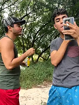 Snapshot of twinks_28 chatting on 11.25.25 twinks 28 online show from 11.25.25