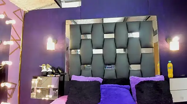 EMYCLARK01 online show from 03.07.25