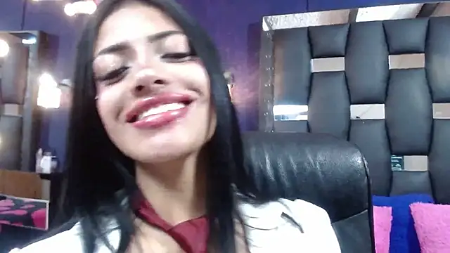 EMYCLARK01 online show from 03.04.26