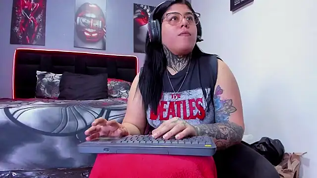 Snapshot of Veronika_metal chatting on 08.05.26 Veronika metal online show from 08.05.26