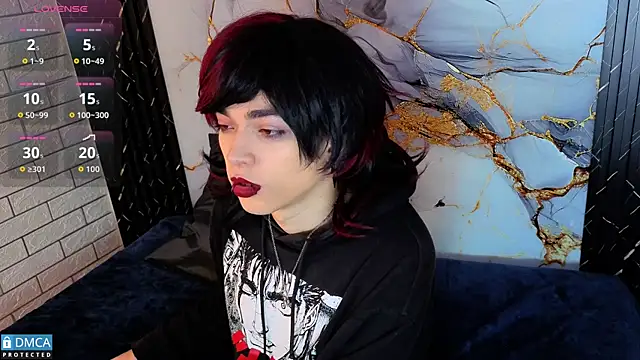 MaeveKuro online show from 12.04.25