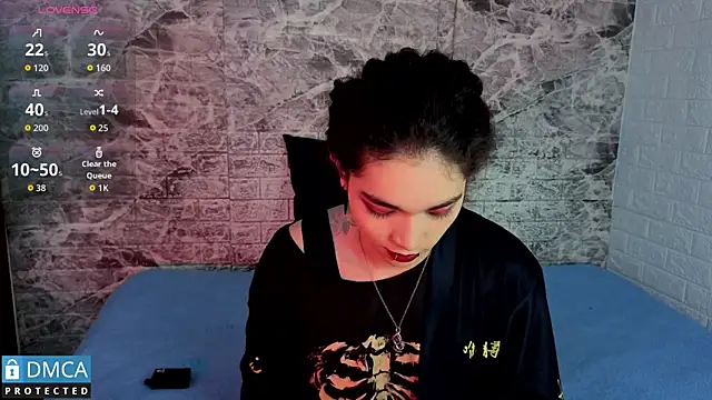 MaeveKuro online show from 12.15.25