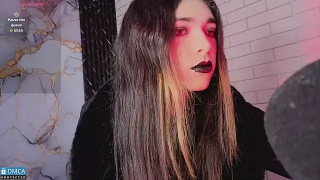 MaeveKuro online show from 05.06.26