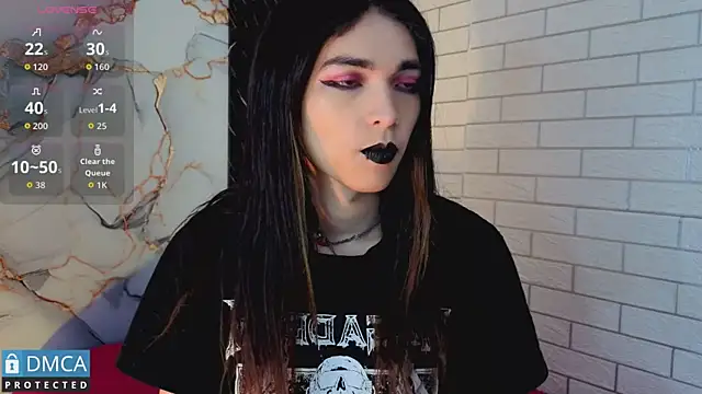 MaeveKuro online show from 05.10.26