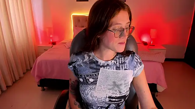 Emily Warren  online show from 09.24.25