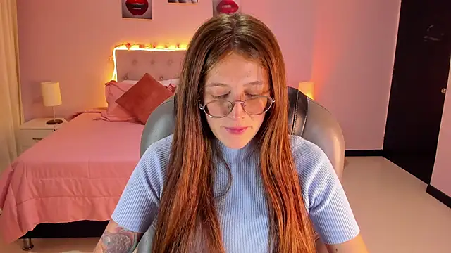 Snapshot of Emily_Warren_ chatting on 03.27.26 Emily Warren online show from 03.27.26