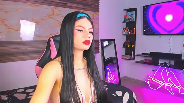 Snapshot of Cloe_roouse chatting on 10.30.25 Cloe roouse online show from 10.30.25