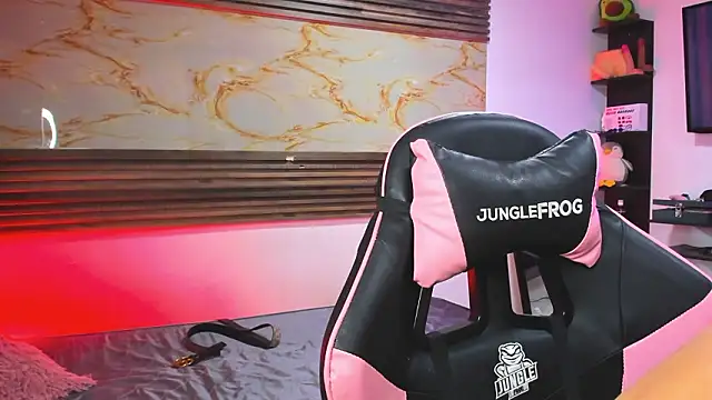 Snapshot of Cloe_roouse chatting on 03.13.26 Cloe roouse online show from 03.13.26