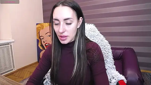 Snapshot of JenniferStone chatting on 03.17.26 JenniferStone online show from 03.17.26