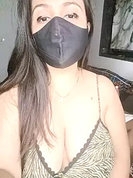 Snapshot of neha_rohan12 chatting on 10.11.25 neha rohan12 online show from 10.11.25