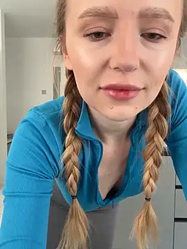 Snapshot of EvaBrooklyn chatting on 02.27.25 EvaBrooklyn online show from 02.27.25