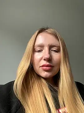 Snapshot of EvaBrooklyn chatting on 03.02.25 EvaBrooklyn online show from 03.02.25