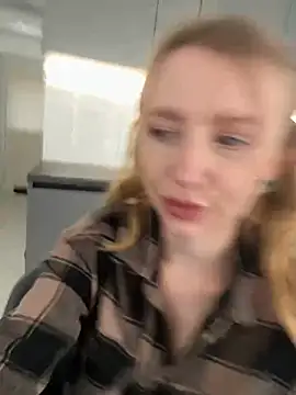 Snapshot of EvaBrooklyn chatting on 03.04.25 EvaBrooklyn online show from 03.04.25