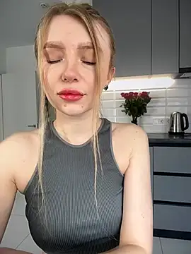 Snapshot of EvaBrooklyn chatting on 03.10.25 EvaBrooklyn online show from 03.10.25