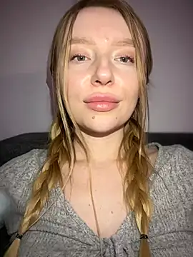 Snapshot of EvaBrooklyn chatting on 03.11.25 EvaBrooklyn online show from 03.11.25