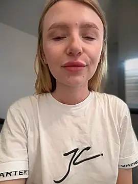 Snapshot of EvaBrooklyn chatting on 03.13.25 EvaBrooklyn online show from 03.13.25