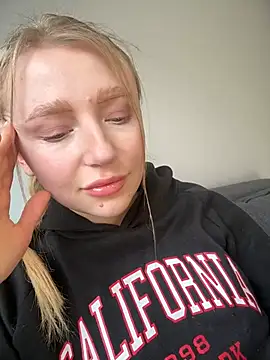 Snapshot of EvaBrooklyn chatting on 03.14.25 EvaBrooklyn online show from 03.14.25