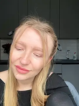 Snapshot of EvaBrooklyn chatting on 03.15.25 EvaBrooklyn online show from 03.15.25