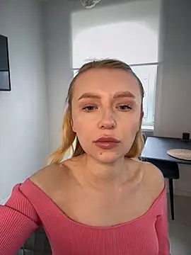 Snapshot of EvaBrooklyn chatting on 03.17.25 EvaBrooklyn online show from 03.17.25