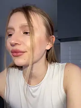 Snapshot of EvaBrooklyn chatting on 03.18.25 EvaBrooklyn online show from 03.18.25