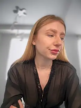 Snapshot of EvaBrooklyn chatting on 03.23.25 EvaBrooklyn online show from 03.23.25