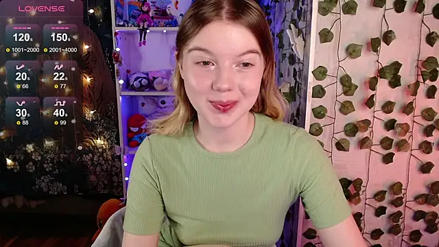 Snapshot of Strawberry_juli chatting on 03.03.25 Strawberry juli online show from 03.03.25