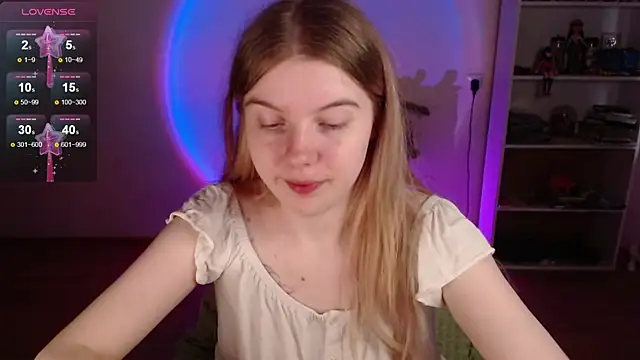 Strawberry juli online show from 05.07.26