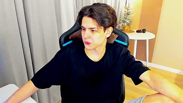 Snapshot of TravisRevas chatting on 02.03.26 TravisRevas online show from 02.03.26