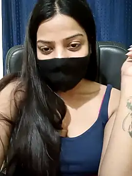 Snapshot of CRAZY__BITE chatting on 03.18.25 CRAZY BITE online show from 03.18.25