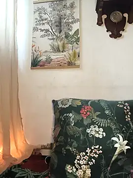 Snapshot of Rosemarie_Blu chatting on 11.08.25 Rosemarie Blu online show from 11.08.25