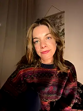 Snapshot of Rosemarie_Blu chatting on 11.17.25 Rosemarie Blu online show from 11.17.25