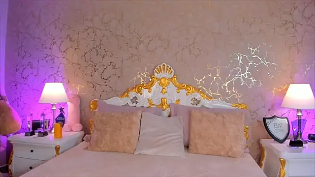 ScarlettWallace online show from 11.25.25