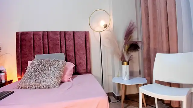 SeleneLujan online show from 12.22.25