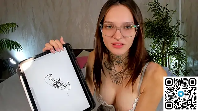 Snapshot of Selena_Sharp chatting on 06.23.26 Selena Sharp online show from 06.23.26