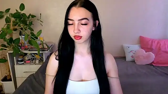 WildKittenX  online show from 06.23.26