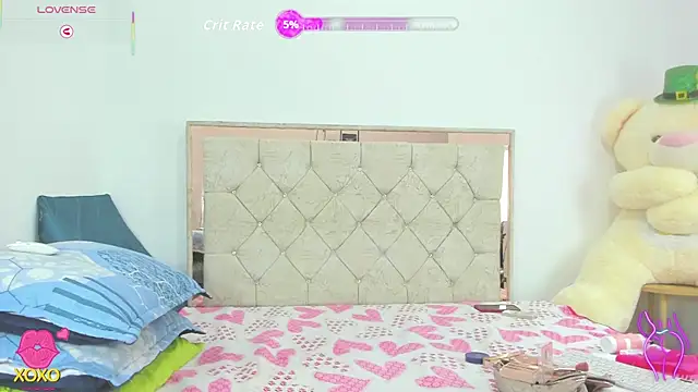 LunaaSweett online show from 04.25.26