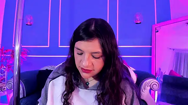 TaraTaylorr online show from 12.21.25