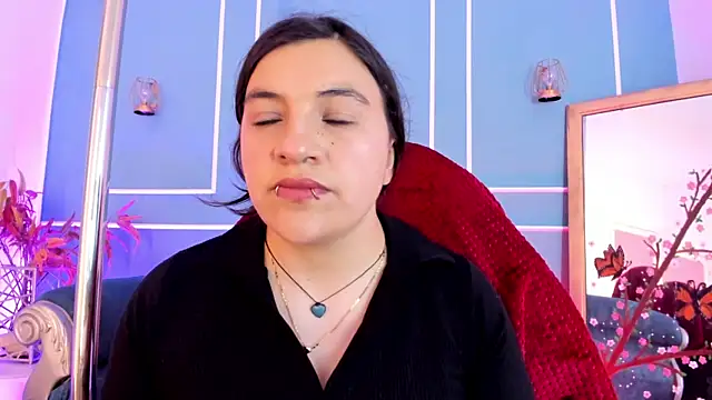 TaraTaylorr online show from 04.29.26