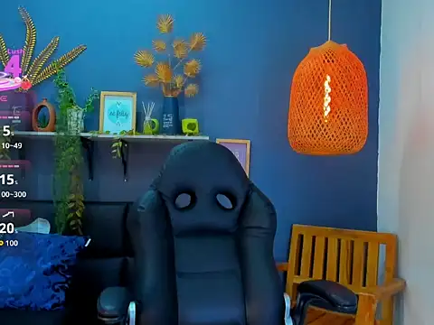 Snapshot of yessila_parker chatting on 02.05.26 yessila parker online show from 02.05.26