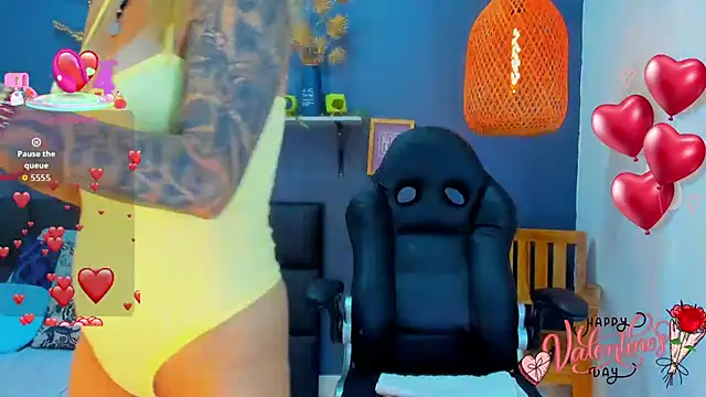 Snapshot of yessila_parker chatting on 02.14.26 yessila parker online show from 02.14.26