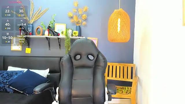 Snapshot of yessila_parker chatting on 03.02.26 yessila parker online show from 03.02.26