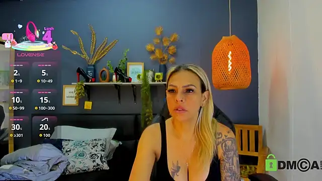 Snapshot of yessila_parker chatting on 03.12.26 yessila parker online show from 03.12.26