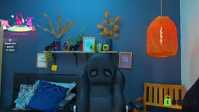 Snapshot of yessila_parker chatting on 03.19.26 yessila parker online show from 03.19.26