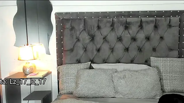 Snapshot of lizzthom chatting on 02.23.26 lizzthom online show from 02.23.26