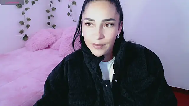 Snapshot of luna_lgomez_ chatting on 03.08.25 luna lgomez  online show from 03.08.25