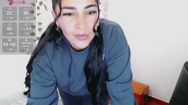 Snapshot of luna_lgomez_ chatting on 03.19.25 luna lgomez  online show from 03.19.25