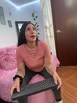 luna lgomez  online show from 06.17.26